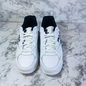NEW FILA TRI RUNNER MEN ATHLETIC SHOES IN WHITE/NAVY SIZE 9.5